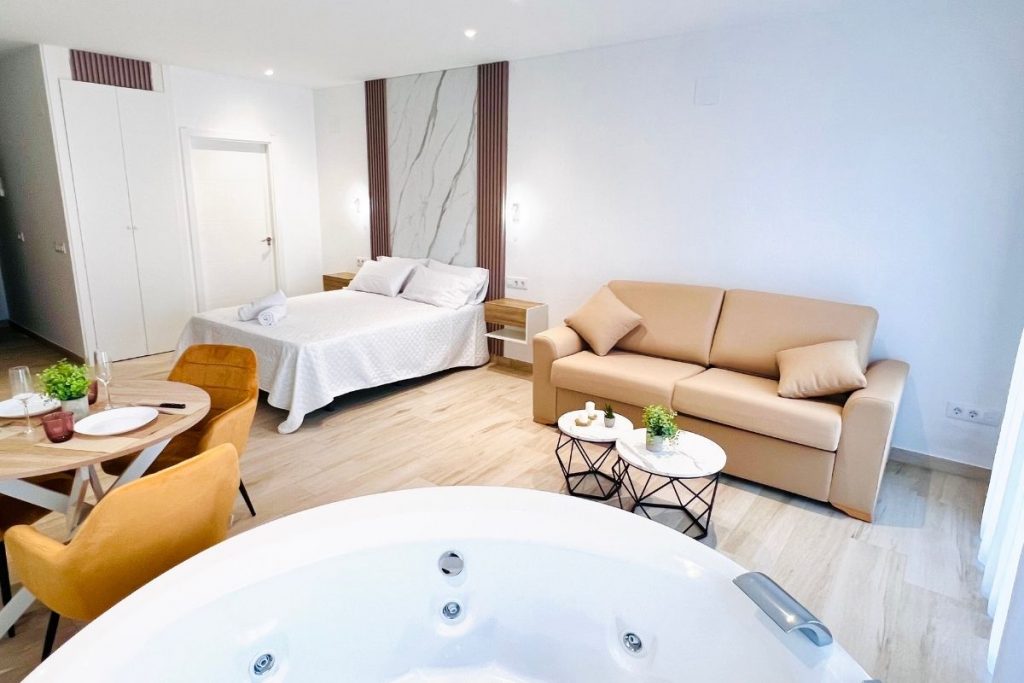 Boutique Apartment in Cuenca – Birch Suite